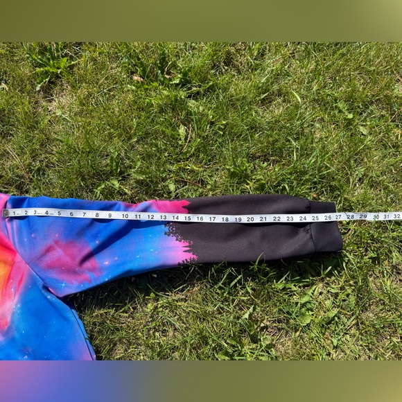 Vibrant Wolf Graphic Hoodie - Picture 8 of 12